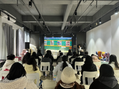 光影鑄魂，藝術(shù)凝心 藝術(shù)設(shè)計(jì)學(xué)院團(tuán)委周末觀影暨文化藝術(shù)交流活動紀(jì)實(shí)